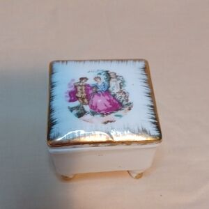 Vintage Decorative Courting Couple Trinket Box